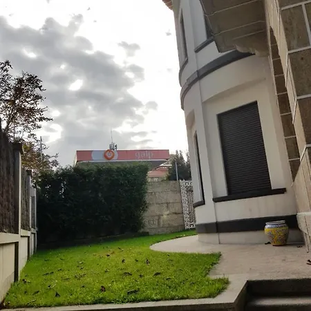 Casa En Bouzas Con Piscina Y Proxima A La Playa *