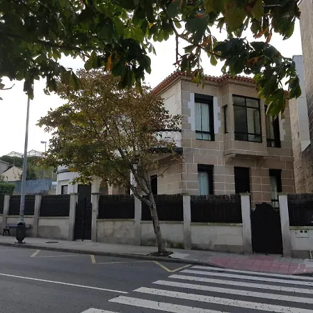 Casa En Bouzas Con Piscina Y Proxima A La Playa *